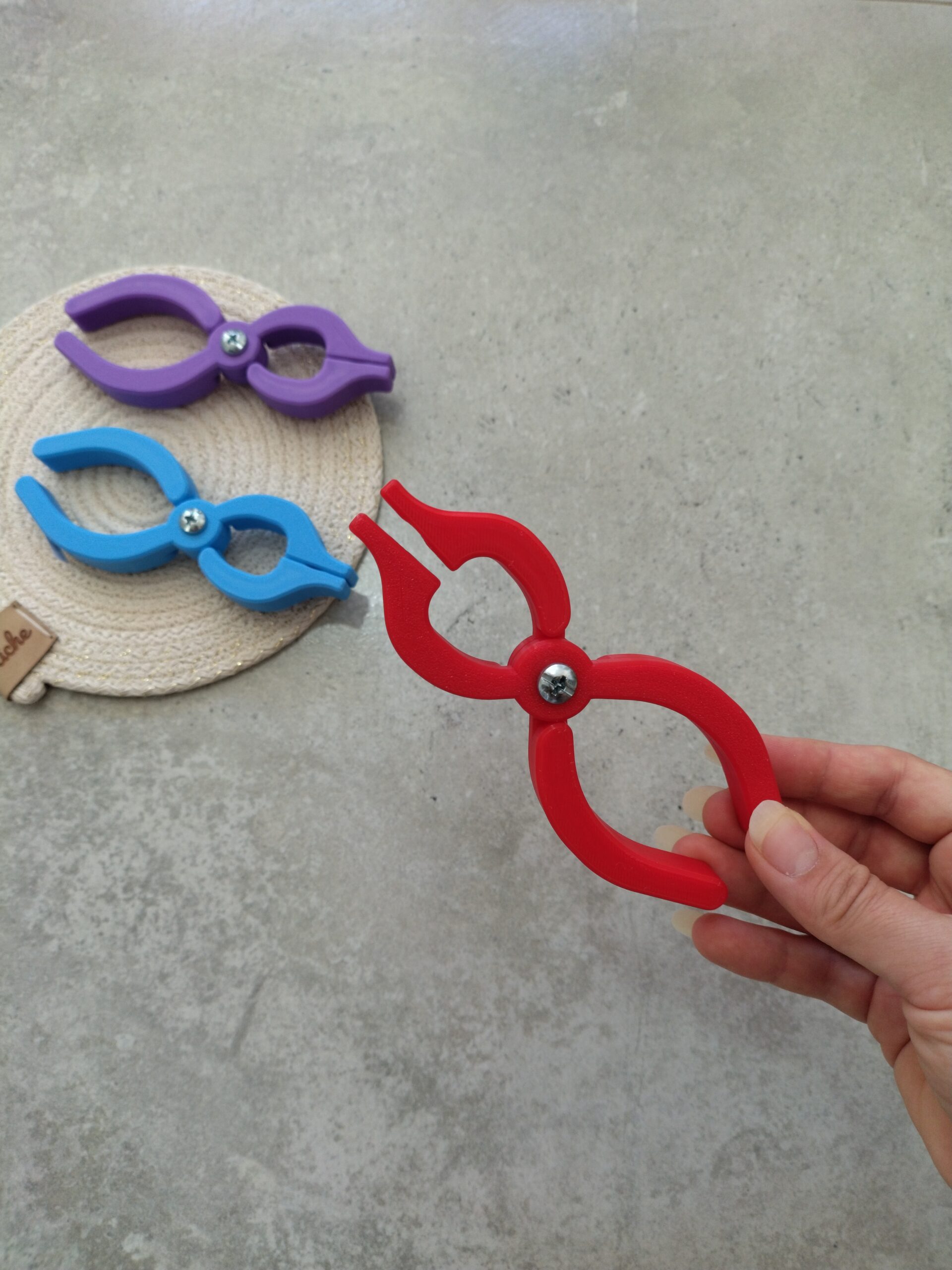 Pinza para colocar ojos de seguridad en amigurumis - Image 3